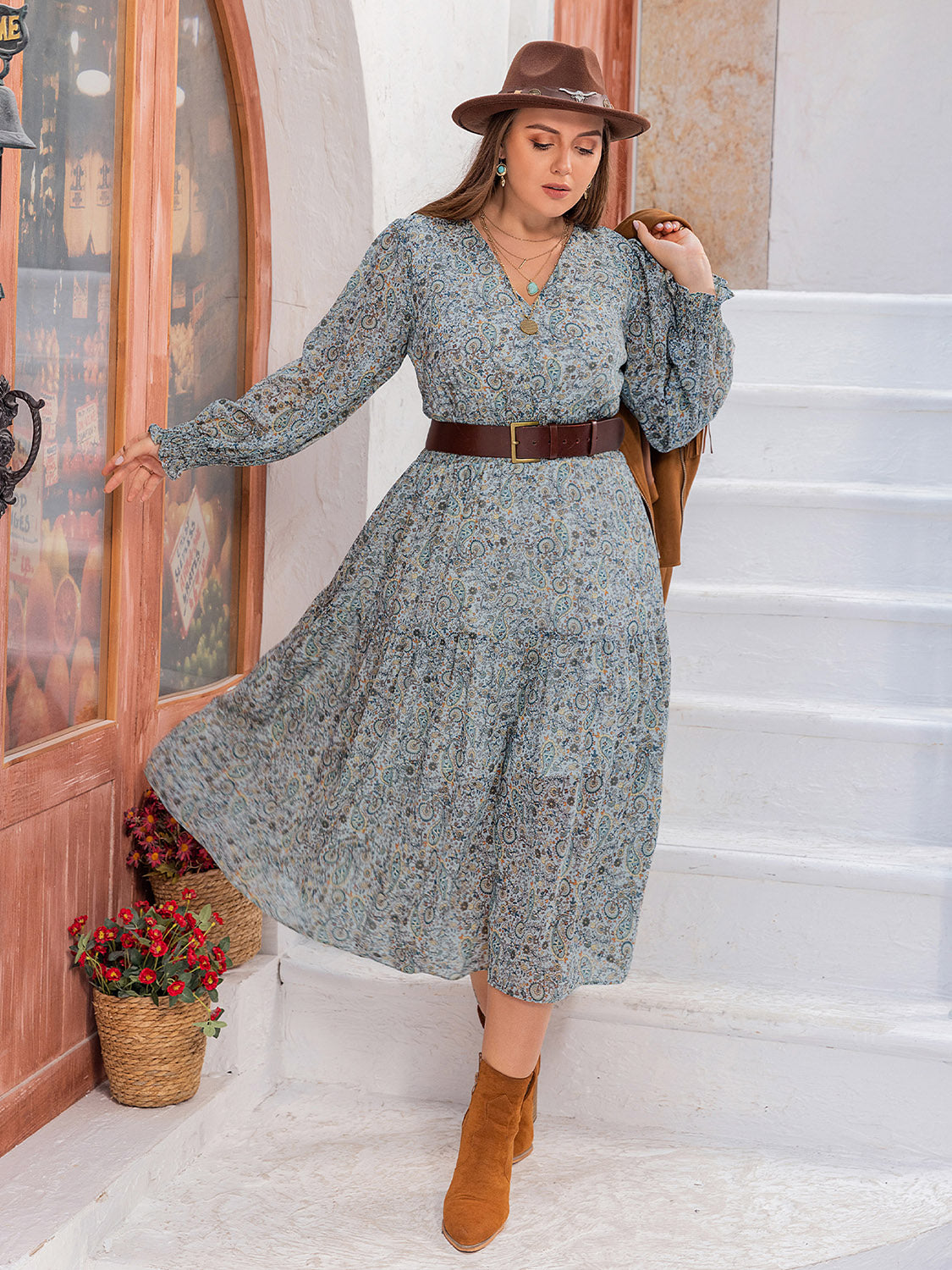 Plus Size V-Neck Long Sleeve Midline Dress